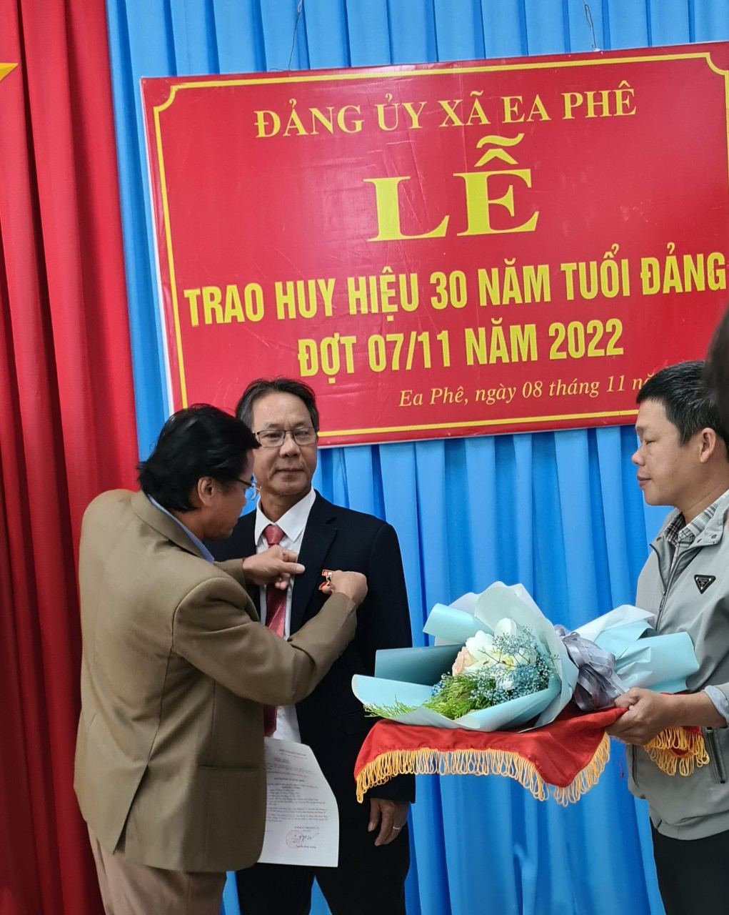 huy hiệu 3